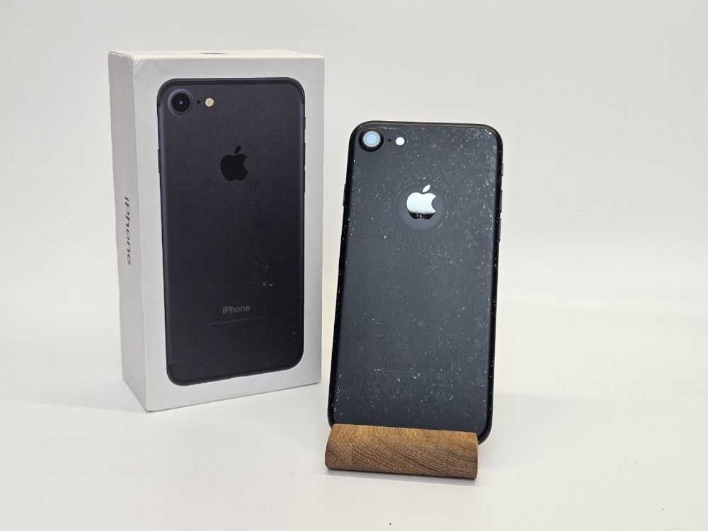 Смартфон iPhone 7 32Gb