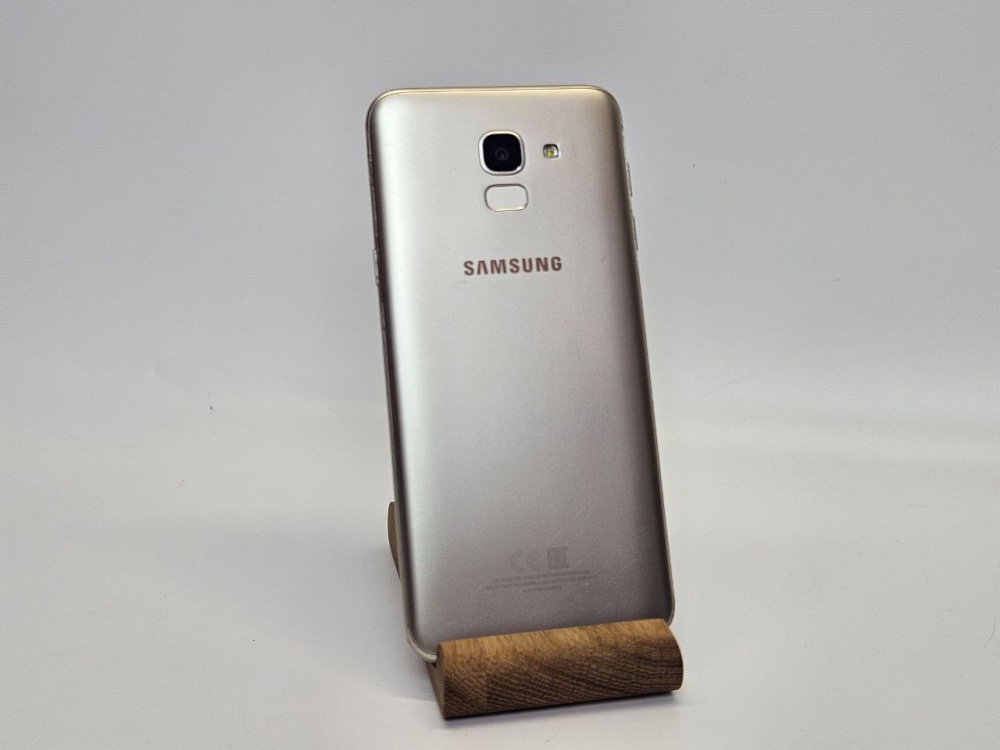 Смартфон Samsung J6 2/32