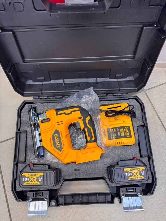 Лобзик DeWalt АКБ