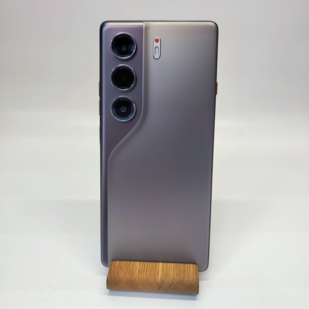 Мобильный телефон Tecno Camon 40 8/128